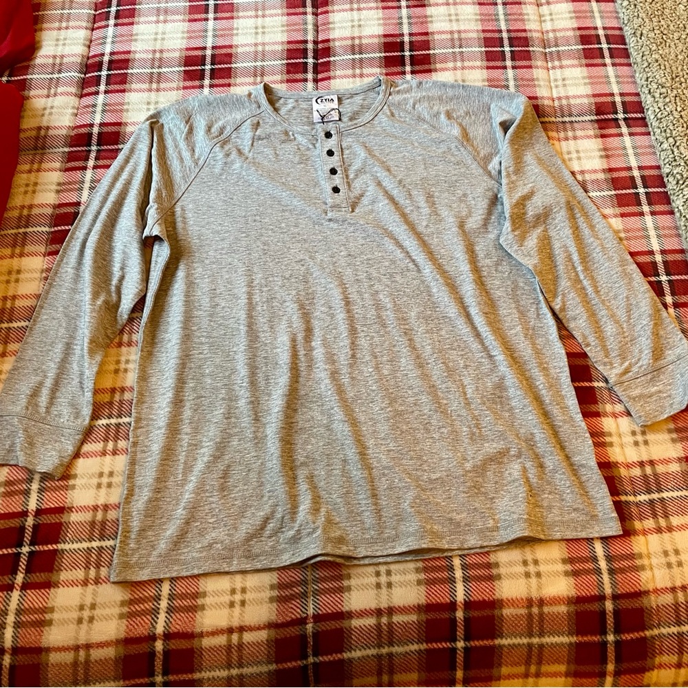 Men’s gray Zyia henley shirt